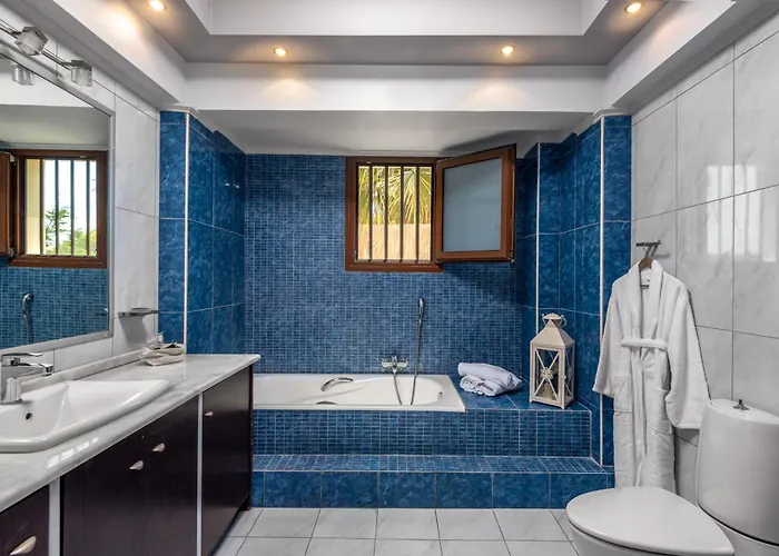 فيلة Prestige Rhodes *